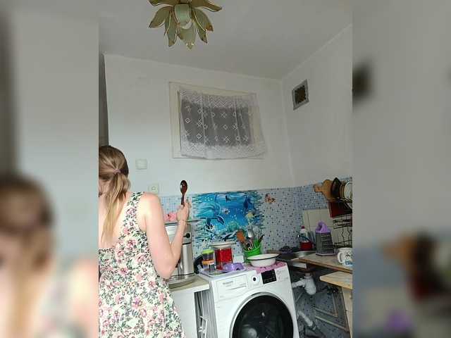 Live sex webcam photo for Alenushka888 #291423736