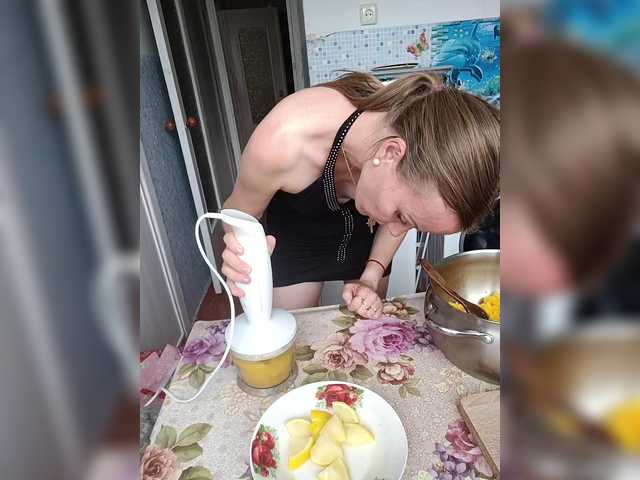 Live sex webcam photo for Alenushka888 #291479181