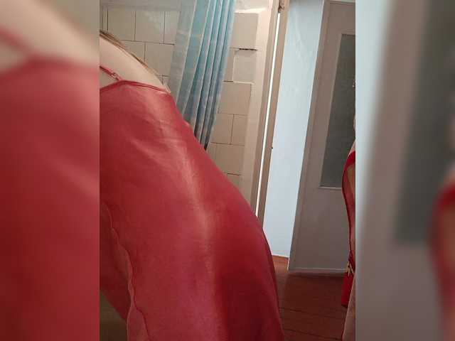 Live sex webcam photo for Alenushka888 #291526834