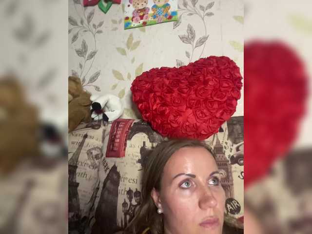 Live sex webcam photo for Alenushka888 #291571734