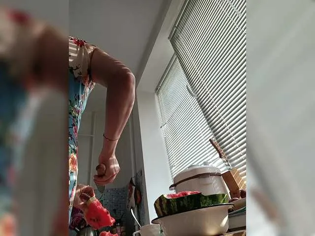 Live sex webcam photo for Alenushka888 #291608103