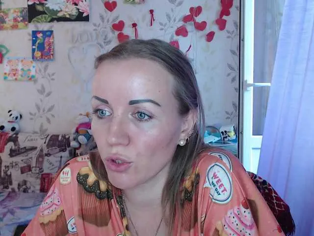 Live sex webcam photo for Alenushka888 #291654286