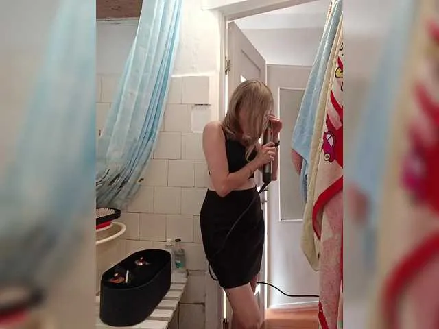 Live sex webcam photo for Alenushka888 #291699601