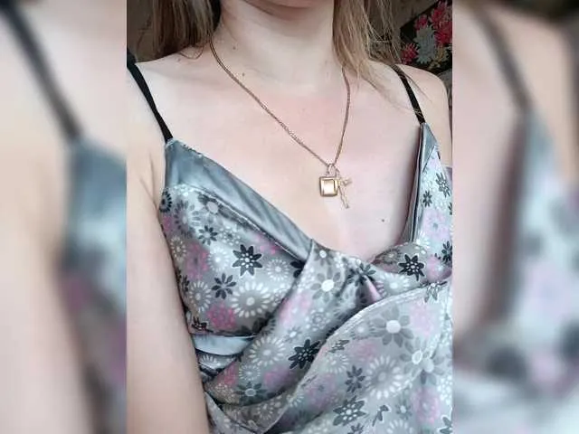 Live sex webcam photo for Alenushka888 #291713426