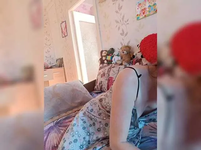 Live sex webcam photo for Alenushka888 #291731973