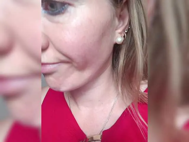 Live sex webcam photo for Alenushka888 #291877839