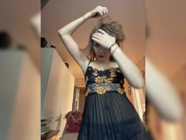 Live sex webcam photo for Alenushka888 #291891904