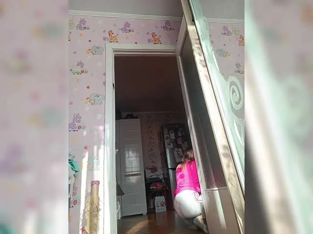 Live sex webcam photo for Alenushka888 #291899113