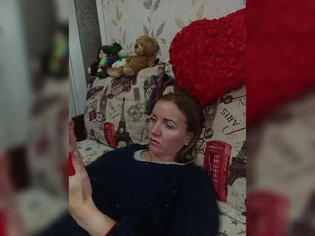 Live sex webcam photo for Alenushka888 #292018928