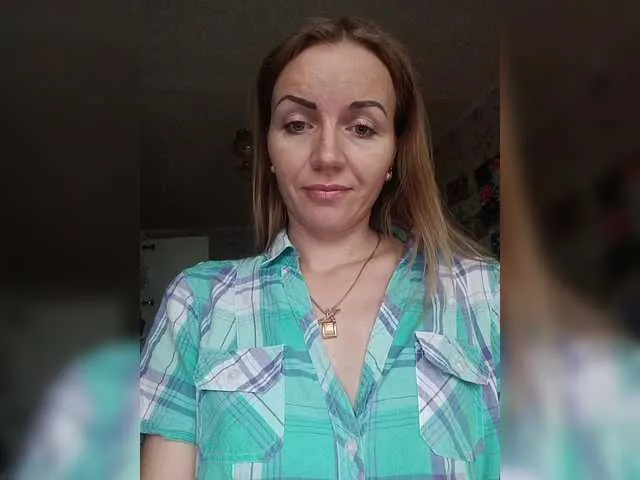 Live sex webcam photo for Alenushka888 #292032893