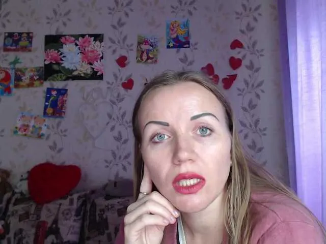 Live sex webcam photo for Alenushka888 #292106767