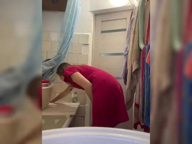 Live sex webcam photo for Alenushka888 #292148500