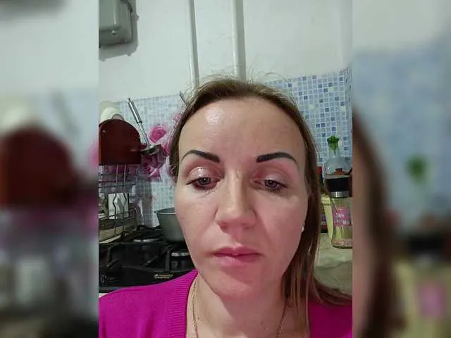 Live sex webcam photo for Alenushka888 #292208909