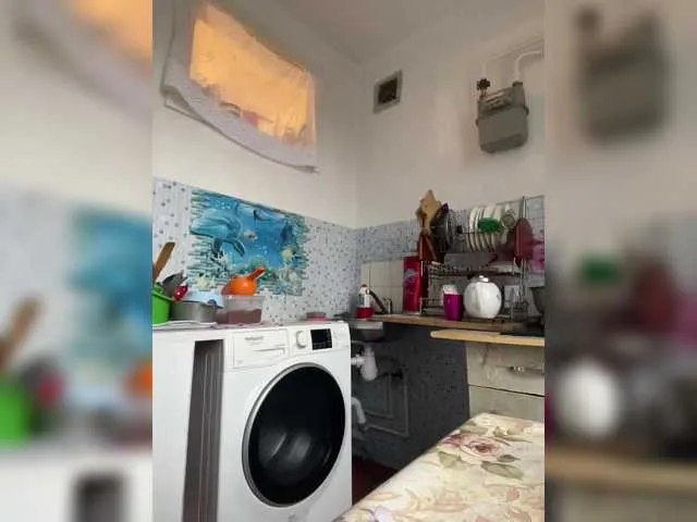 Live sex webcam photo for Alenushka888 #292240897