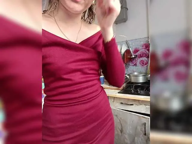 Live sex webcam photo for Alenushka888 #292327692