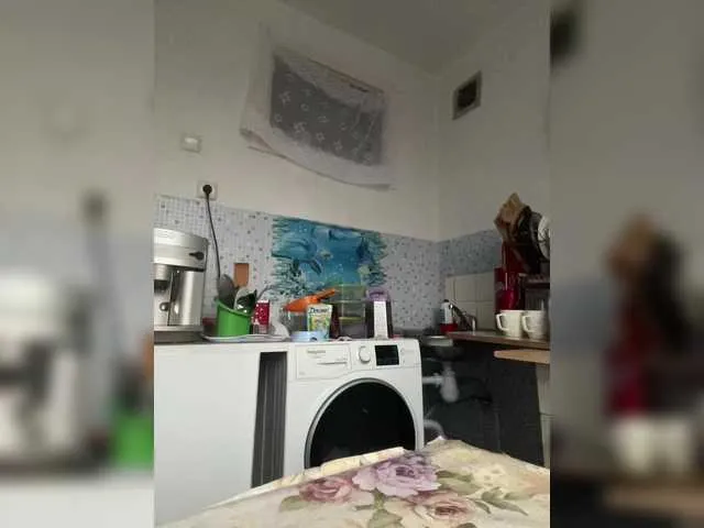 Live sex webcam photo for Alenushka888 #292381877