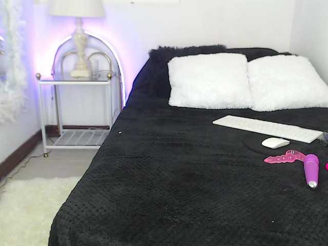 Live sex webcam photo for AlesaSpooner1 #272562442