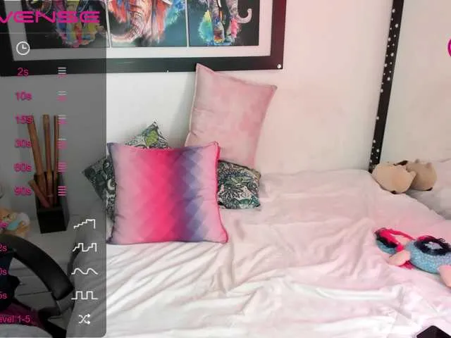 Live sex webcam photo for AlessaMayaa #276051479