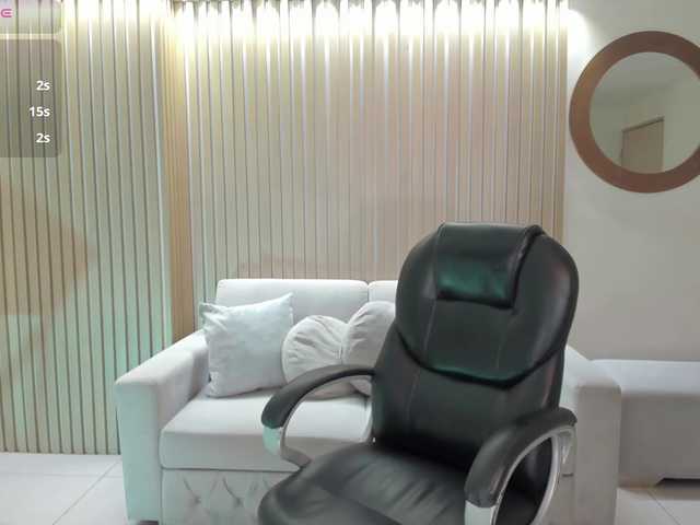 Live sex webcam photo for AlessaRomero #290940701