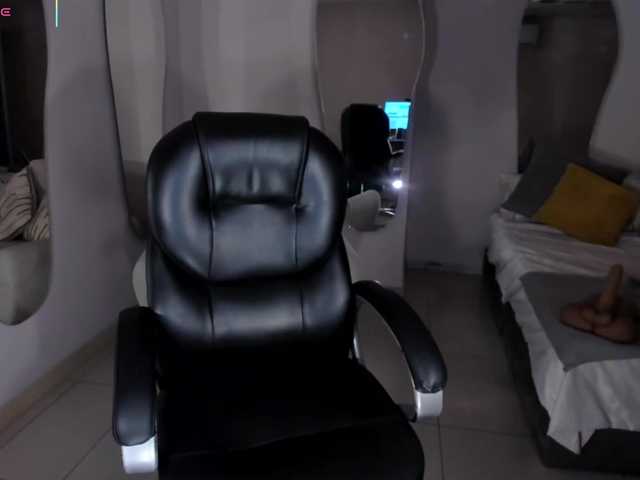 Live sex webcam photo for AlessaRomero #291867680