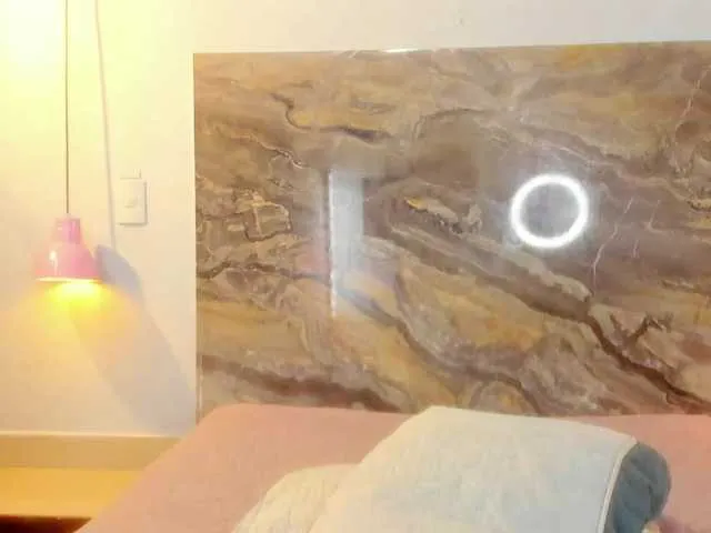 Live sex webcam photo for Alessia12- #292411935