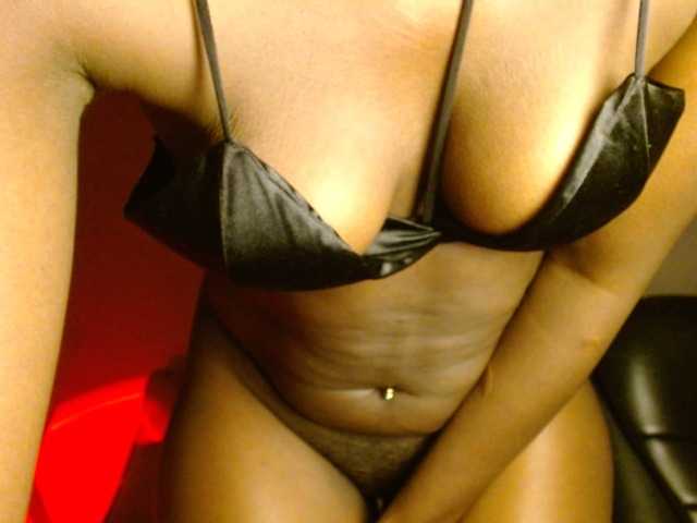 Live sex webcam photo for Alessiakitty #292255568