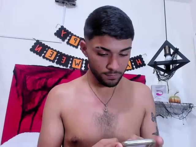 Live sex webcam photo for Alex-Bigdickk #276595860