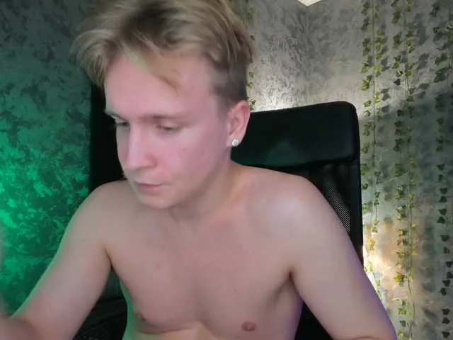 Live sex webcam photo for Alex-Sweet #292363750