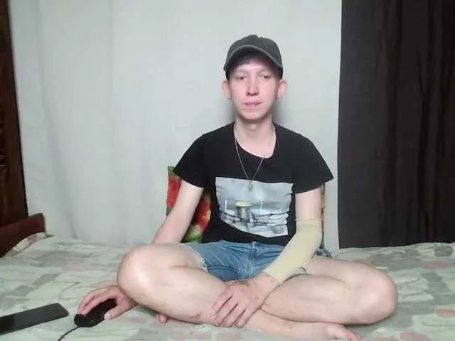 Live sex webcam photo for Alex-foxy #291513740