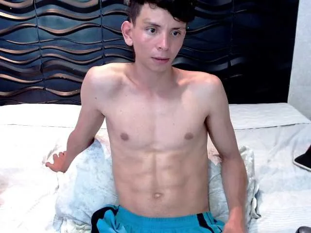 Live sex webcam photo for Alex-trents #275799324