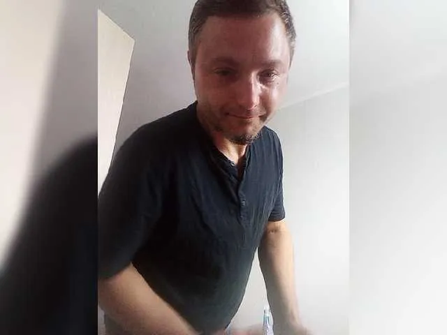 Live sex webcam photo for Alex1985orbit #275613161