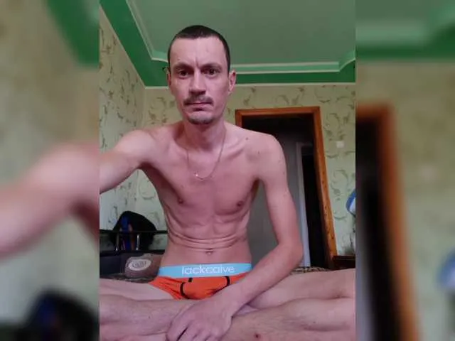 Live sex webcam photo for Alex19901990 #291749618