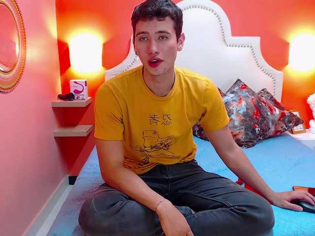 Live sex webcam photo for AlexAndCaroll #274608330