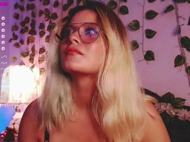 Live sex webcam photo for AlexFiisher #274137144