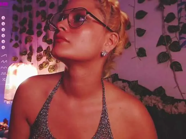 Live sex webcam photo for AlexFiisher #274369866