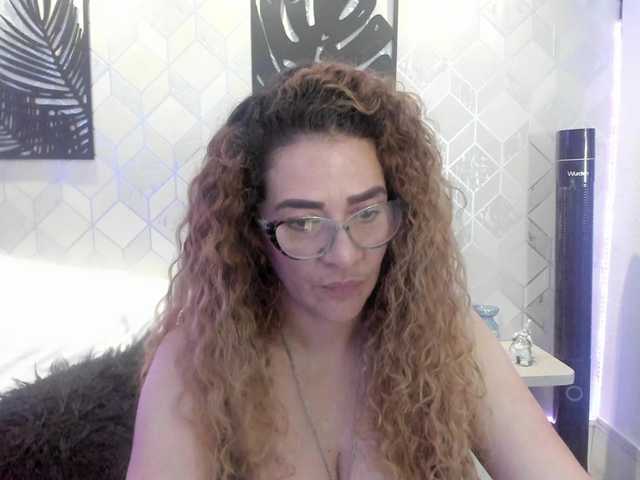 Live sex webcam photo for Alexa-Gil #273574038