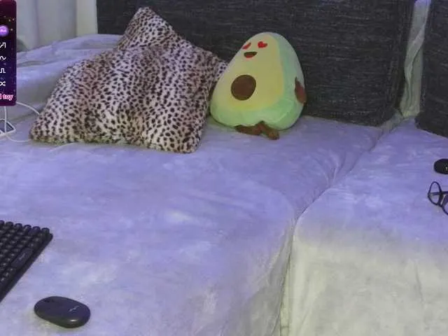 Live sex webcam photo for AlexaAimee #290019887