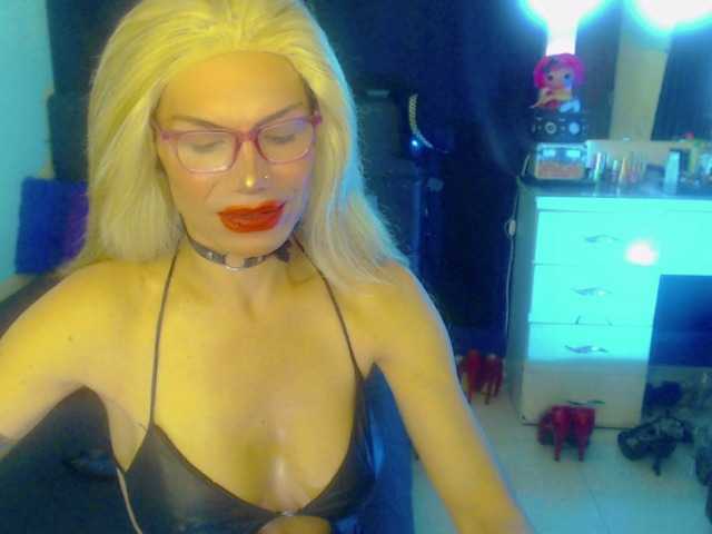 Live sex webcam photo for AlexaBelucci #273391204