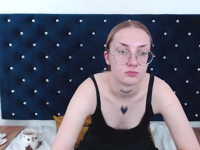 Live sex webcam photo for AlexaKisses #275551341