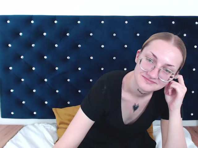 Live sex webcam photo for AlexaKisses #275591419