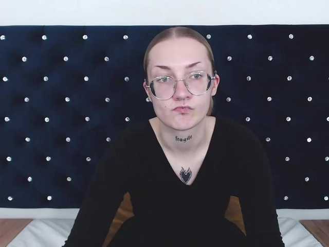 Live sex webcam photo for AlexaKisses #275656289