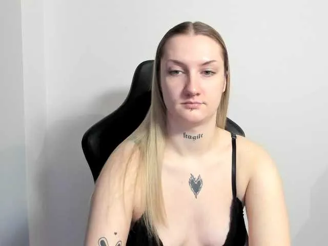 Live sex webcam photo for AlexaKisses #293141729