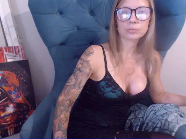 Live sex webcam photo for AlexaZarya #274278665