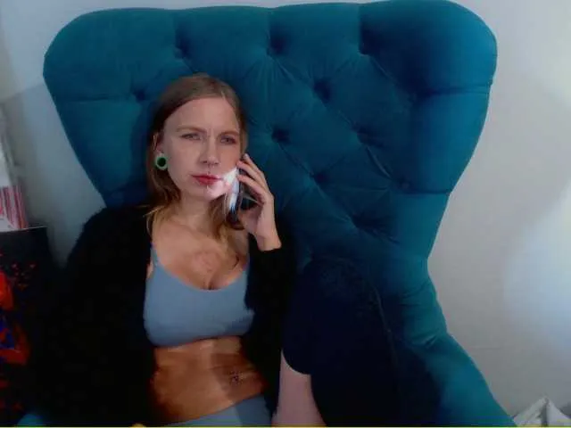 Live sex webcam photo for AlexaZarya #274372281