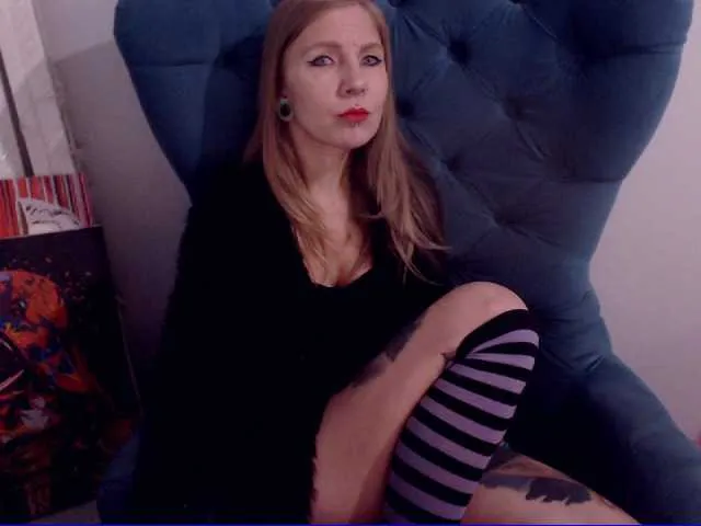 Live sex webcam photo for AlexaZarya #274663488