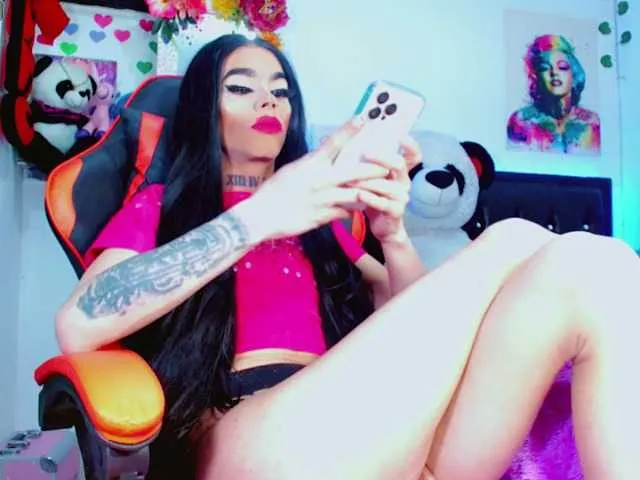 Live sex webcam photo for Alexadann #290751386
