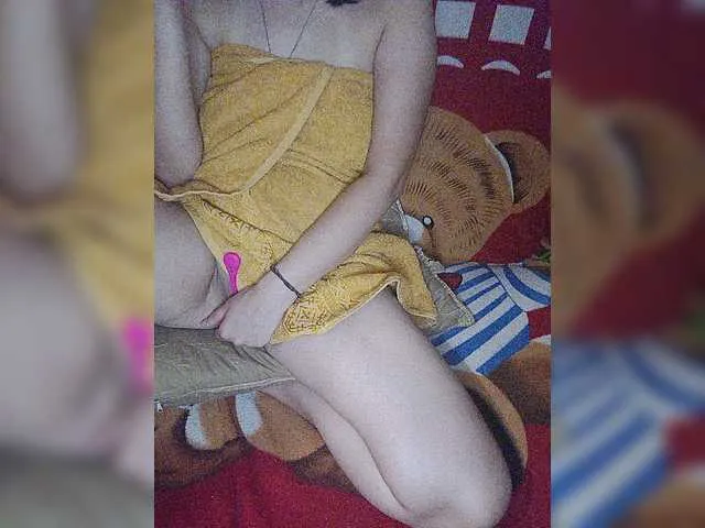 Live sex webcam photo for Alexaksandra #276102501