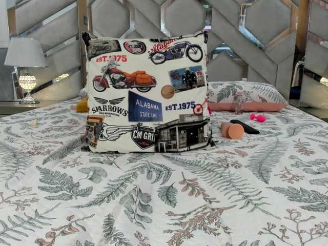 Live sex webcam photo for Alexandra-1 #291276719