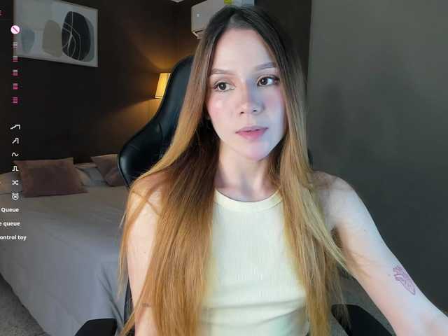 Live sex webcam photo for Alexandra-1 #291958634