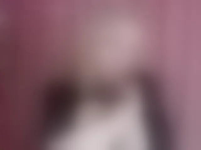 Live sex webcam photo for AlexandraXKitty #293617574